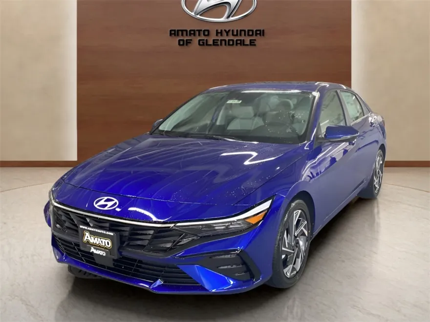 2025 Hyundai Elantra Limited photo 1