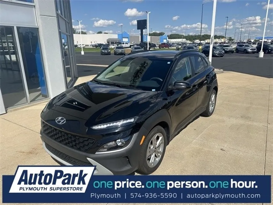2022 Hyundai Kona SEL photo 1