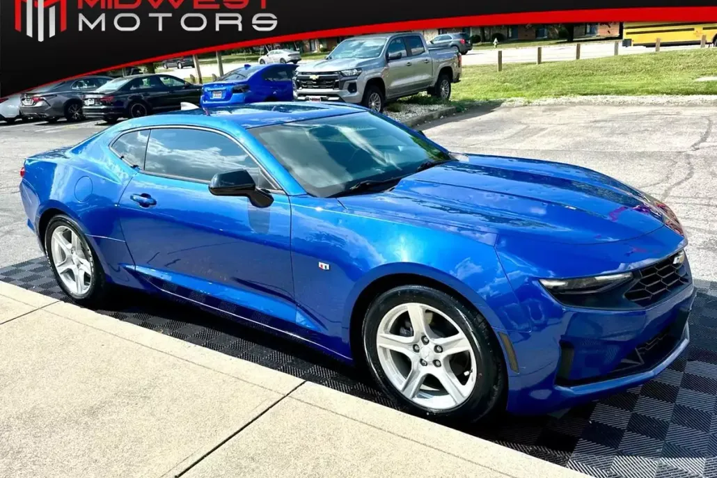 2019 Chevrolet Camaro 1LT photo 1