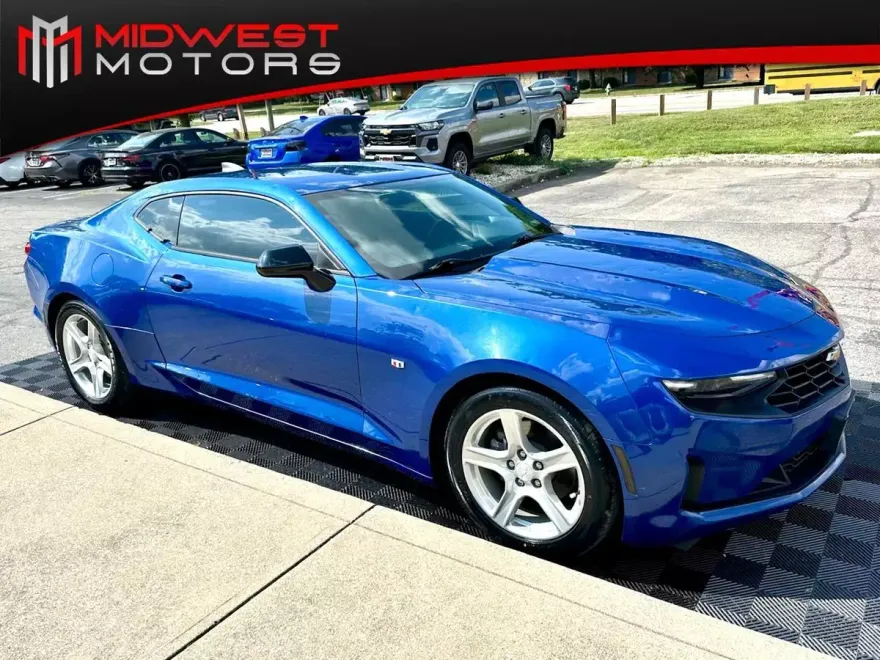 2019 Chevrolet Camaro 1LT photo 1