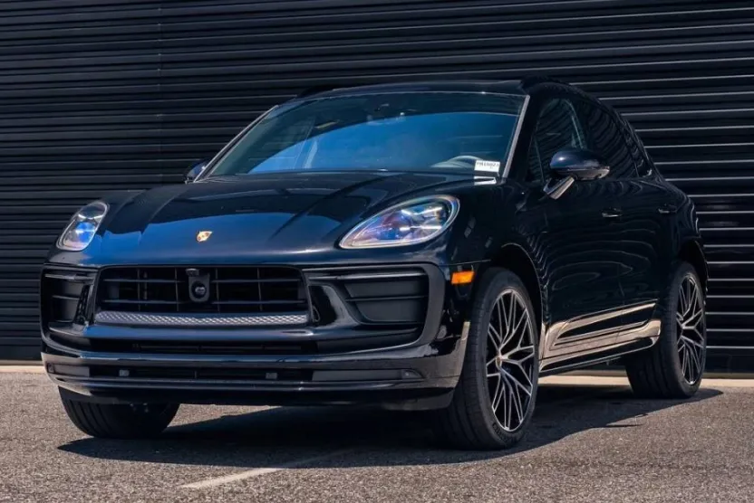 2024 Porsche Macan photo 1