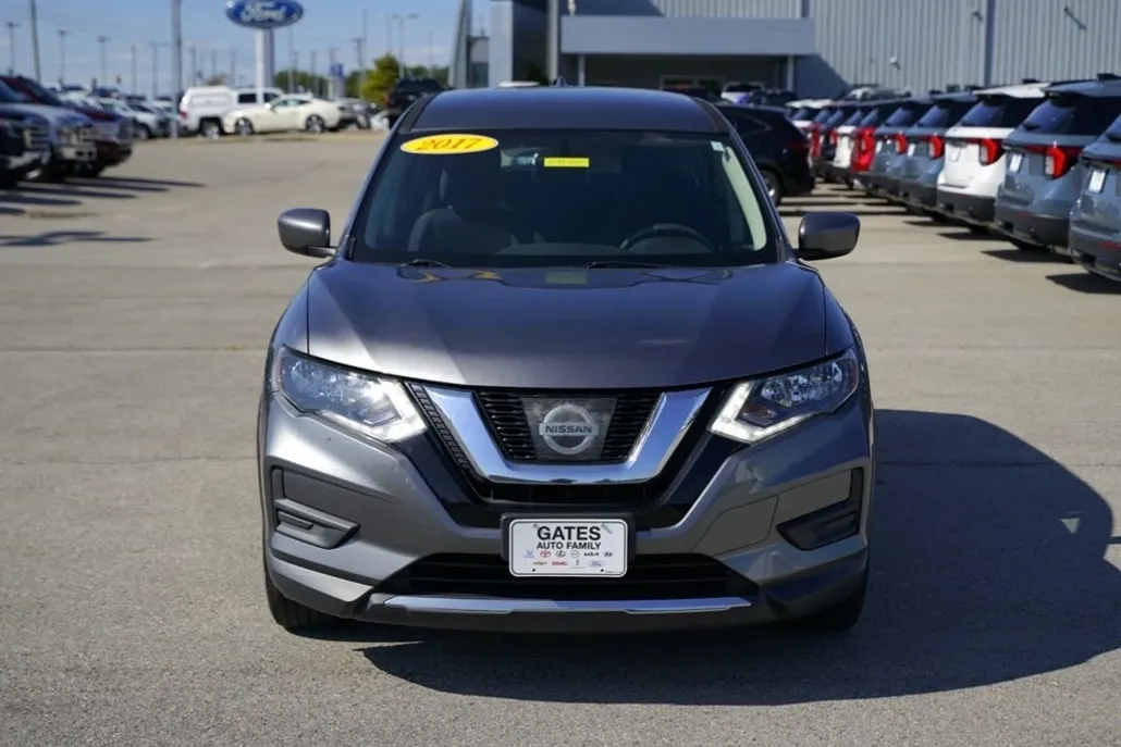 2017 Nissan Rogue S photo 1