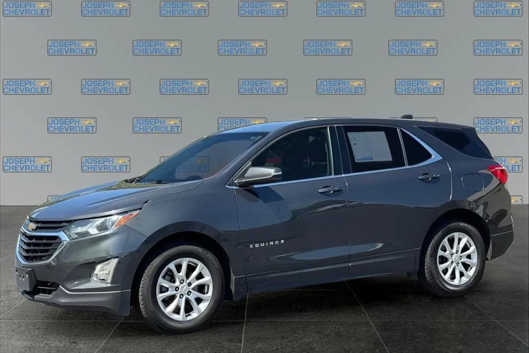2019 Chevrolet Equinox LT photo 1