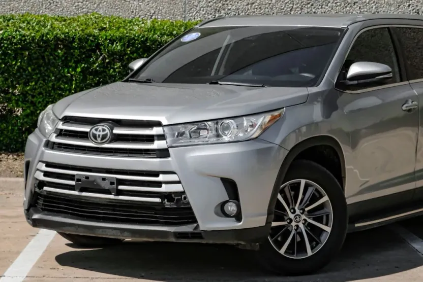 2019 Toyota Highlander XLE Sport photo 1