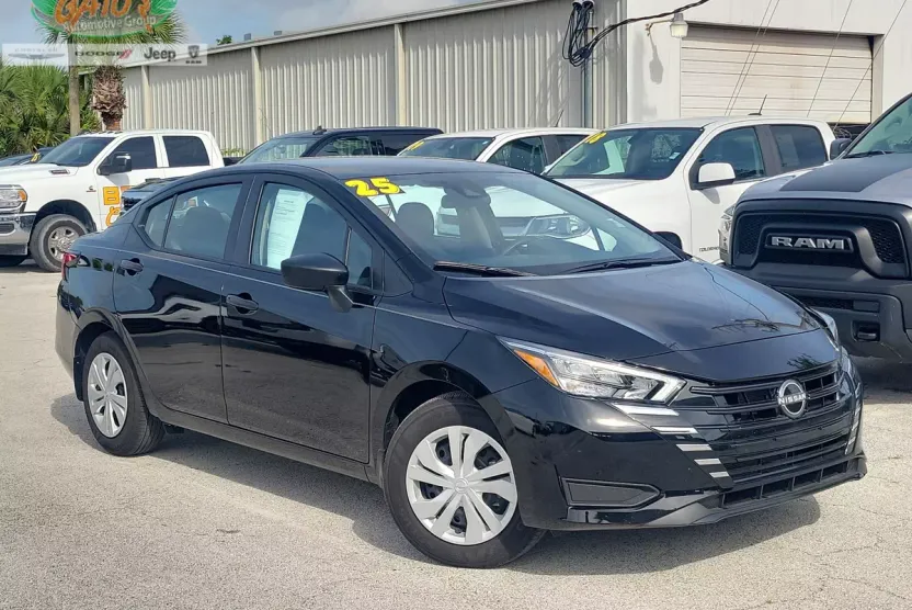 2025 Nissan Versa S photo 1
