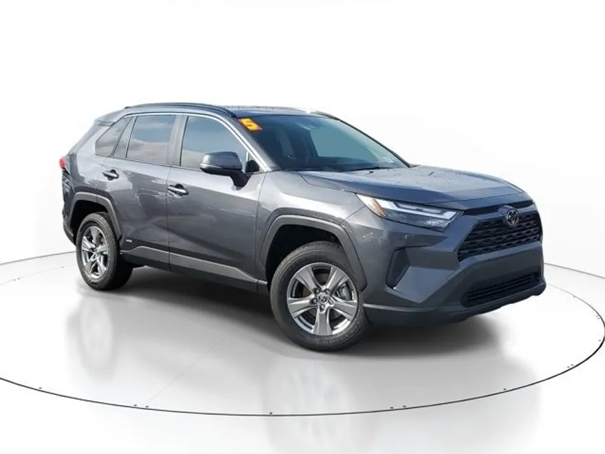 2025 Toyota RAV4 Hybrid XLE photo 1