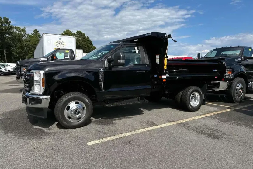 2025 Ford F-350 photo 1