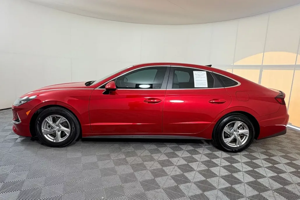 2022 Hyundai Sonata SE photo 1