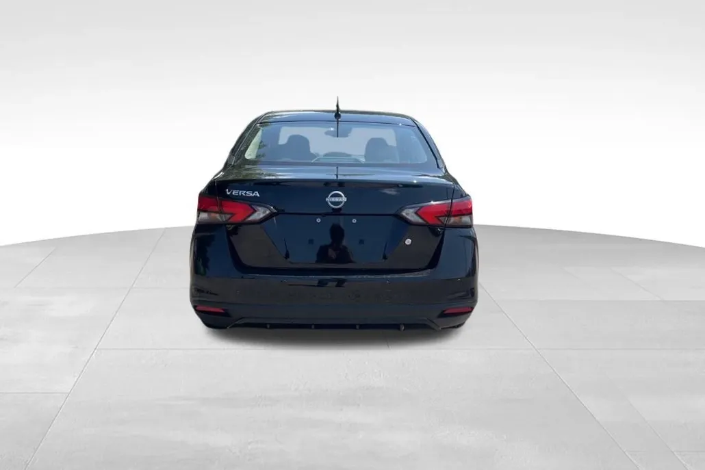 2025 Nissan Versa S photo 1