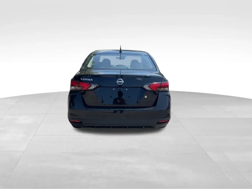 2025 Nissan Versa S photo 1