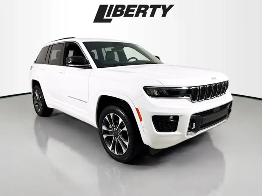 2024 Jeep Grand Cherokee Overland photo 1
