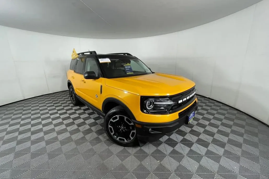 2023 Ford Bronco Sport Outer Banks photo 1