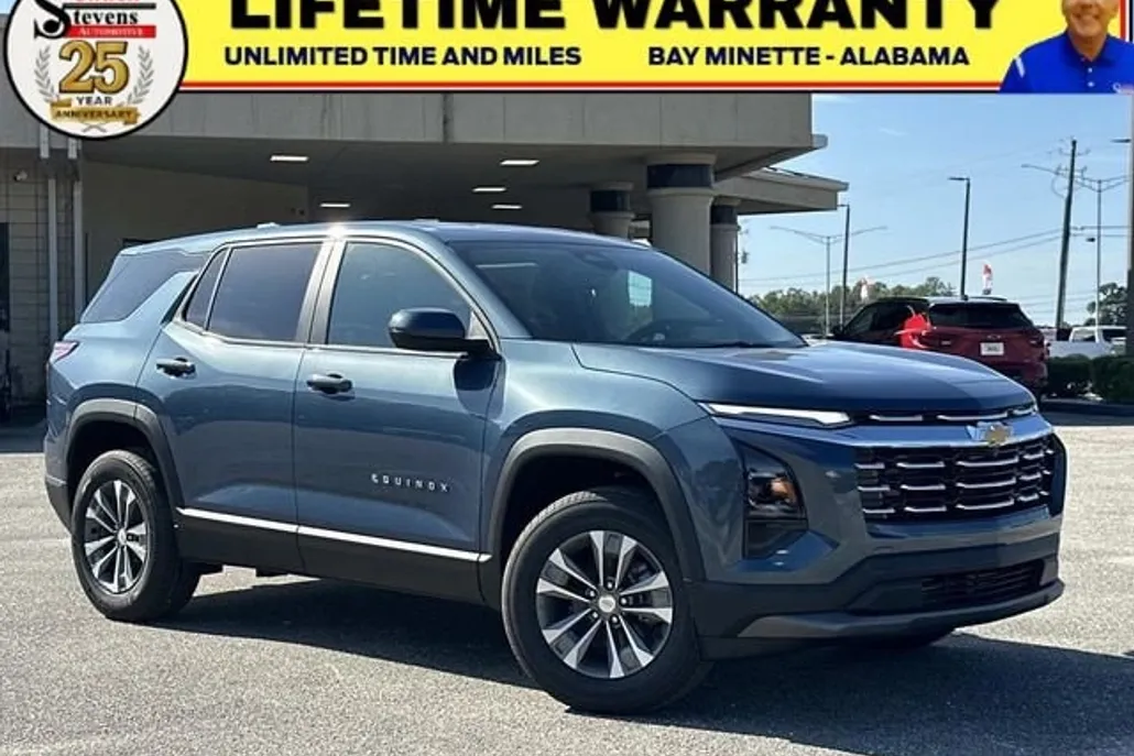 2026 Chevrolet Equinox LT photo 1