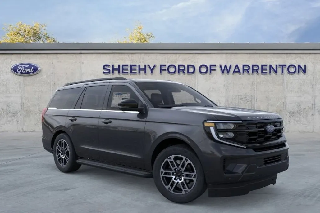 2025 Ford Expedition photo 1