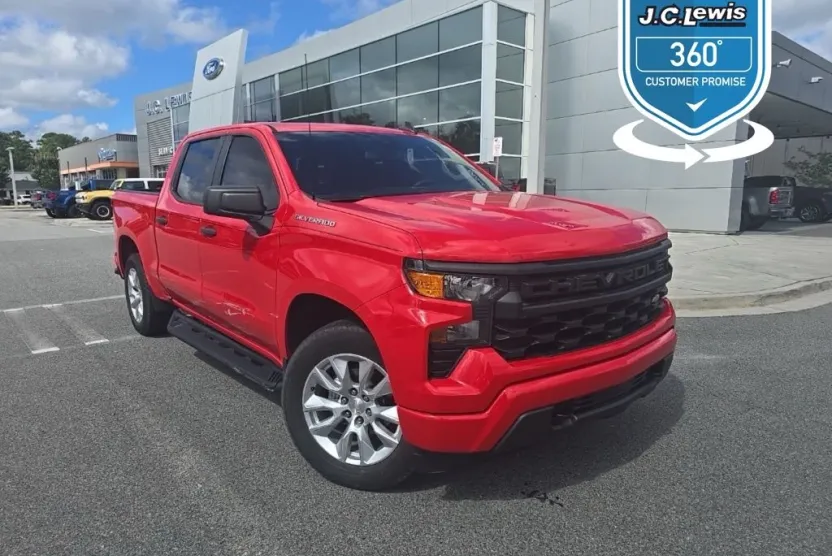 2022 Chevrolet Silverado 1500 Custom photo 1