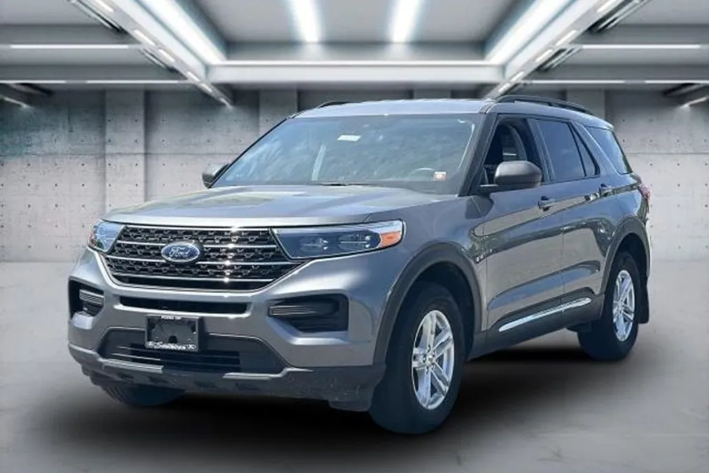 2022 Ford Explorer XLT photo 1
