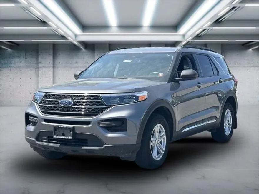 2022 Ford Explorer XLT photo 1