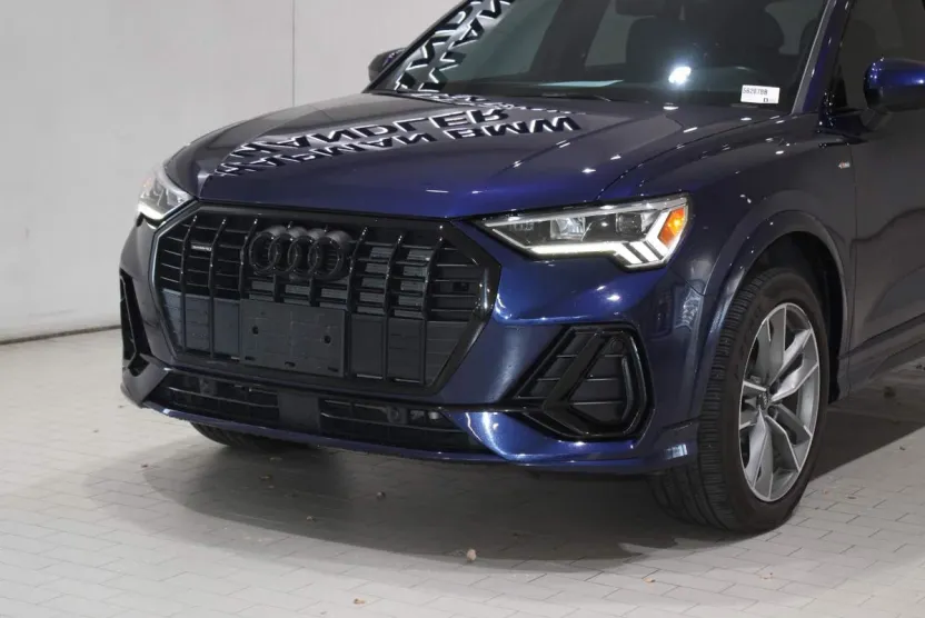 2022 Audi Q3 S line Plus 45 TFSI photo 1