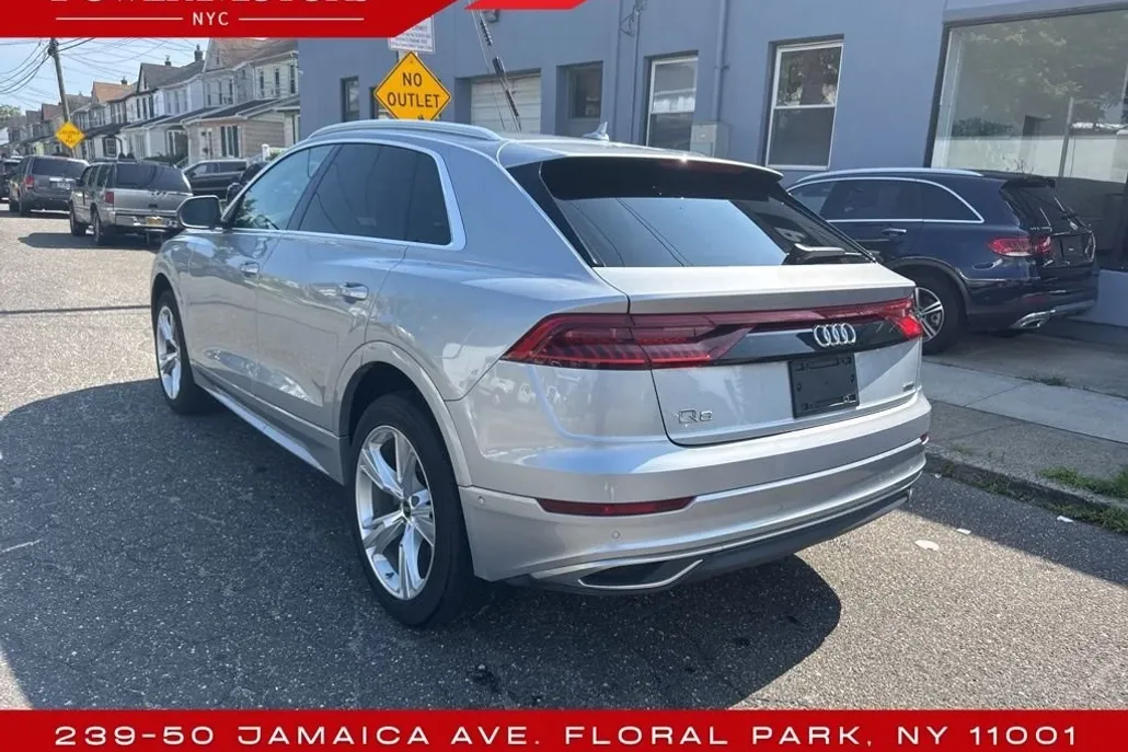 2022 Audi Q8 55 Premium Plus photo 1