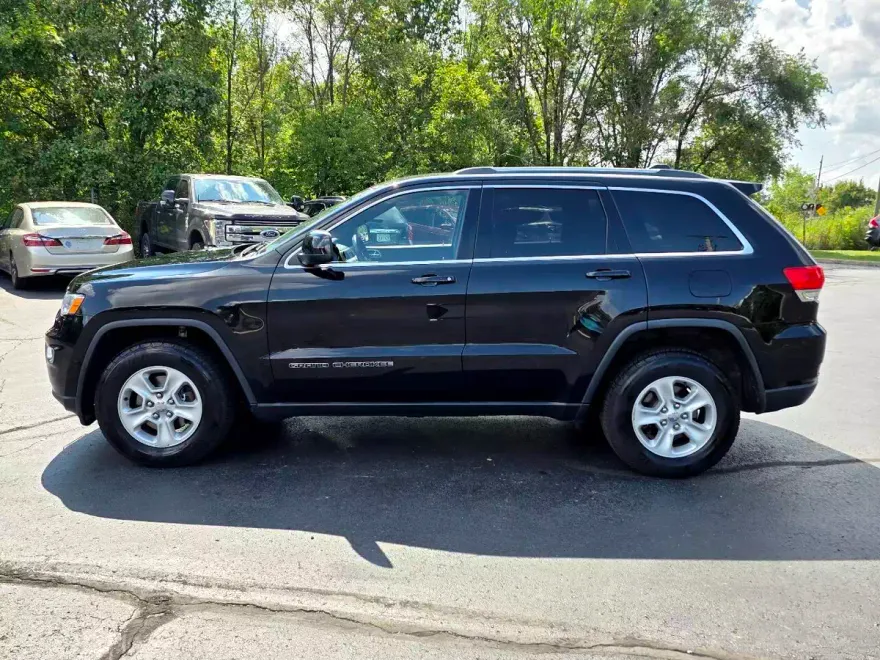 2017 Jeep Grand Cherokee Laredo photo 1