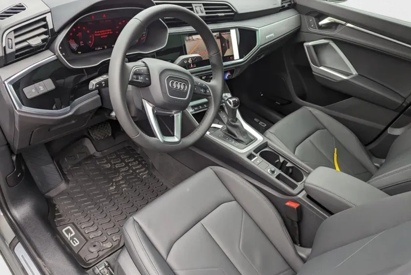 2025 Audi Q3 S line Premium Plus photo 1