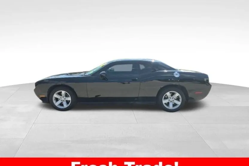 2012 Dodge Challenger SXT photo 1