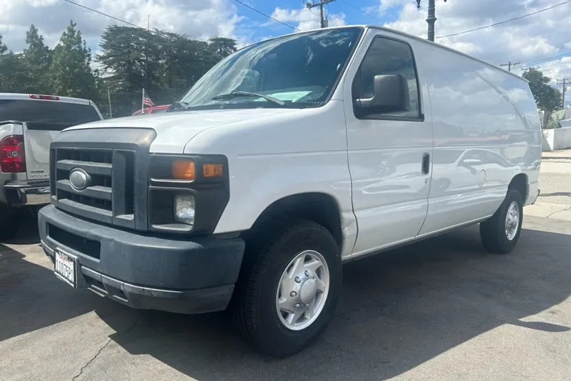 2014 Ford E-150 photo 1