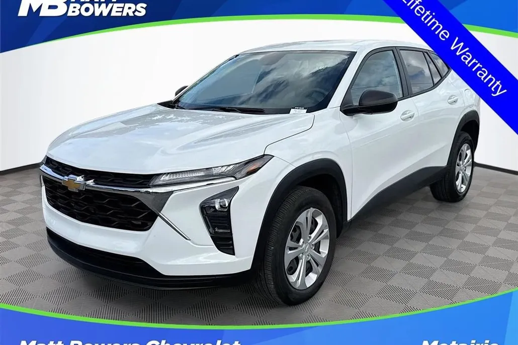 2025 Chevrolet Trax LS photo 1