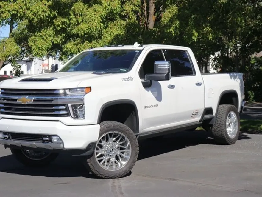 2023 Chevrolet Silverado 3500HD High Country photo 1