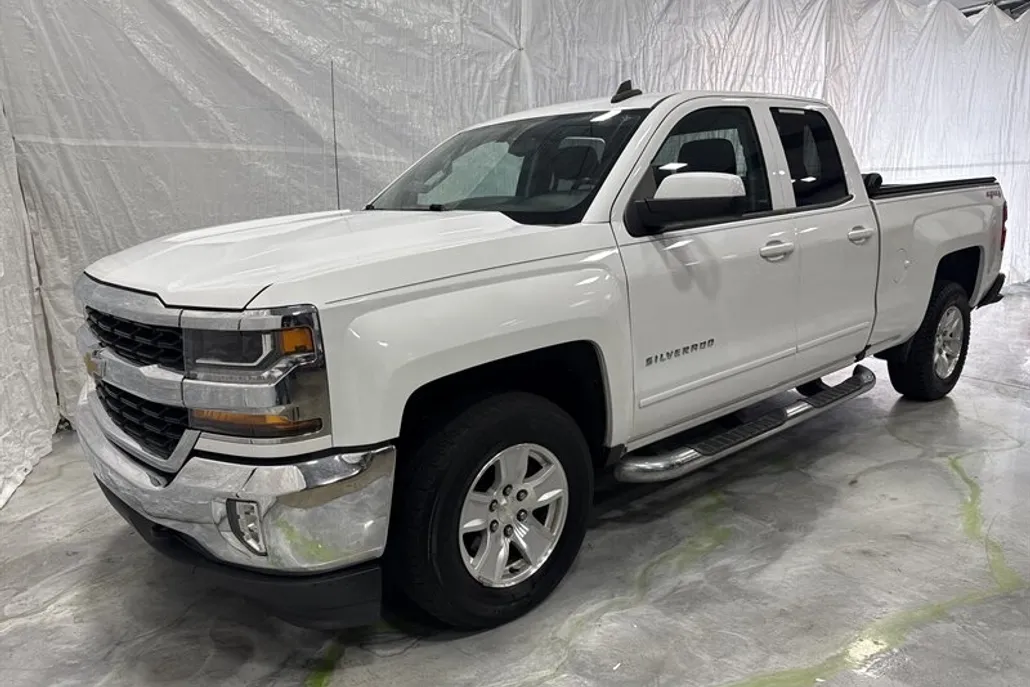 2017 Chevrolet Silverado 1500 LT1 photo 1