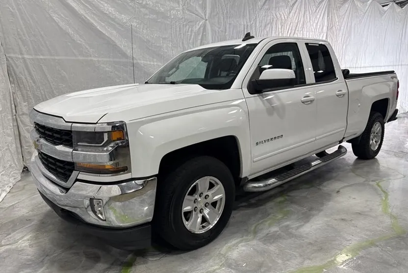 2017 Chevrolet Silverado 1500 LT1 photo 1