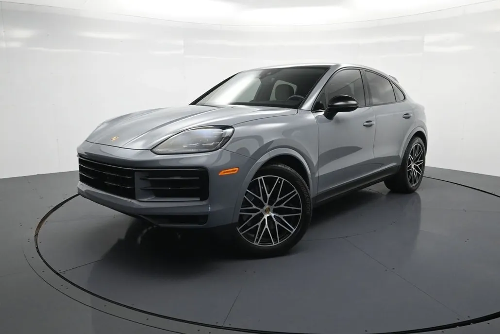 2024 Porsche Cayenne Coupe photo 1