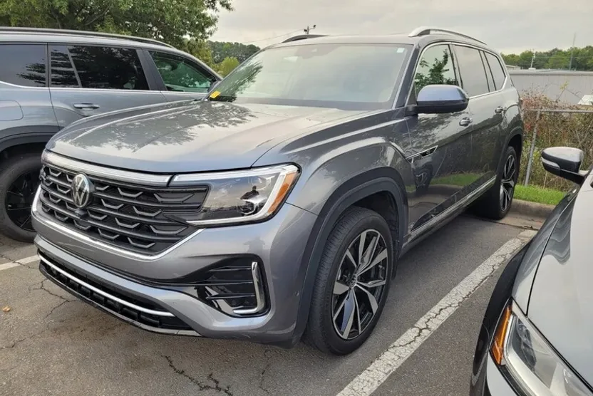 2024 Volkswagen Atlas SEL Premium R-Line photo 1