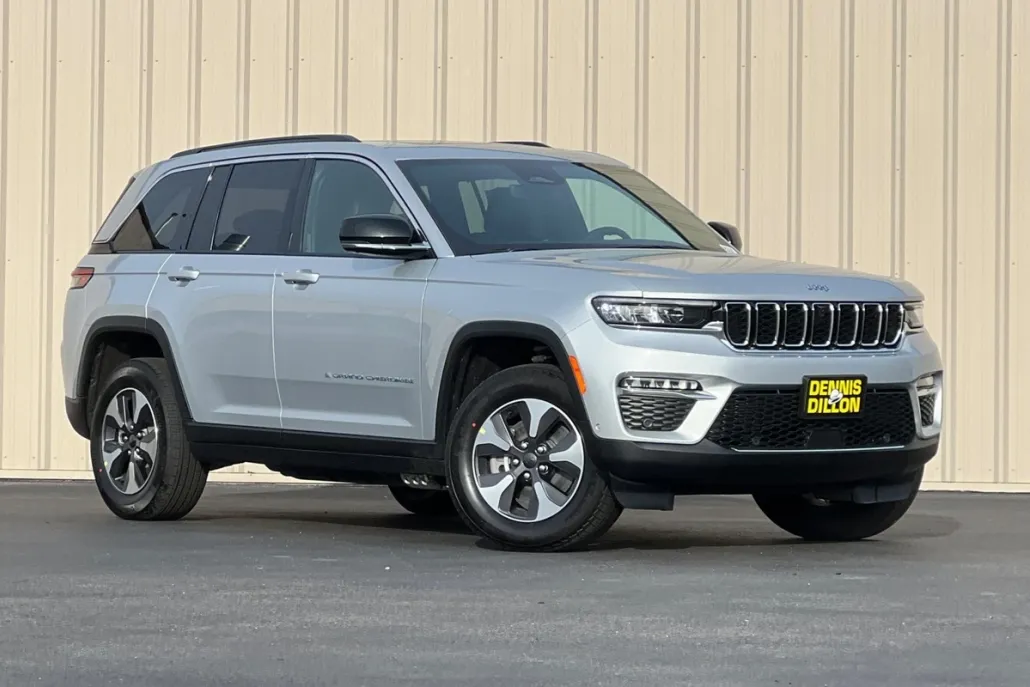 2024 Jeep Cherokee 4xe Sport photo 1
