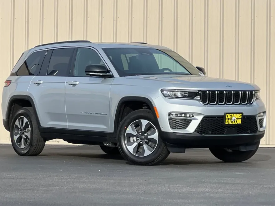 2024 Jeep Cherokee 4xe Sport photo 1