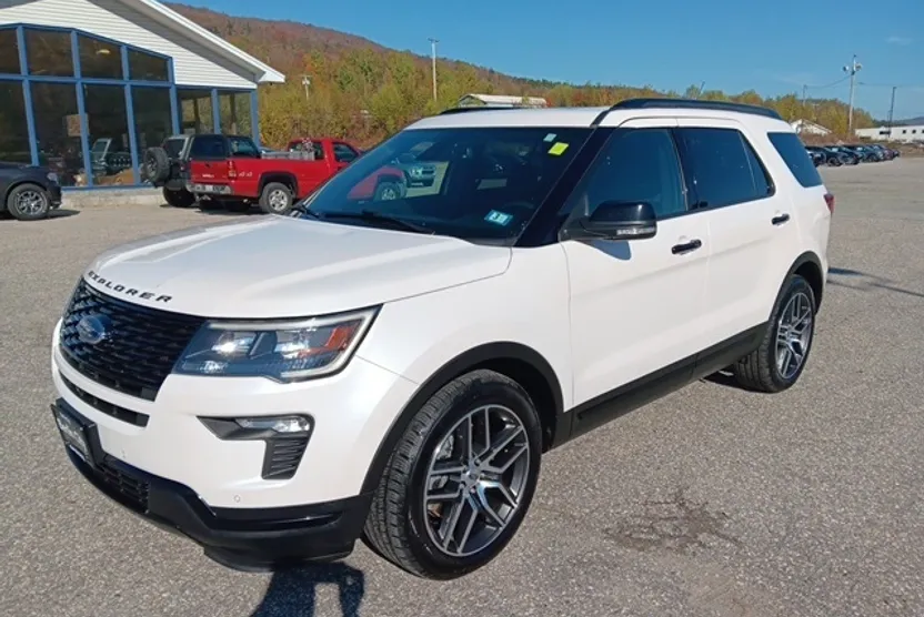 2018 Ford Explorer Sport photo 1