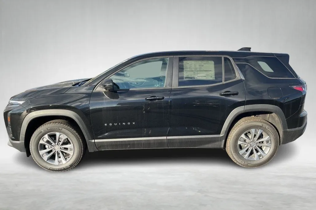 2025 Chevrolet Equinox LT photo 1