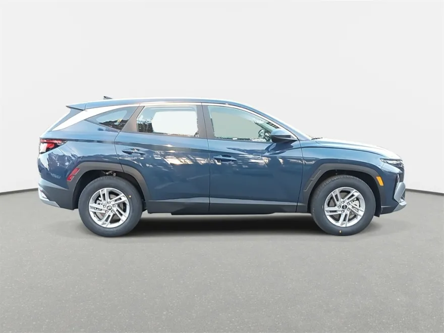 2025 Hyundai Tucson SE photo 1
