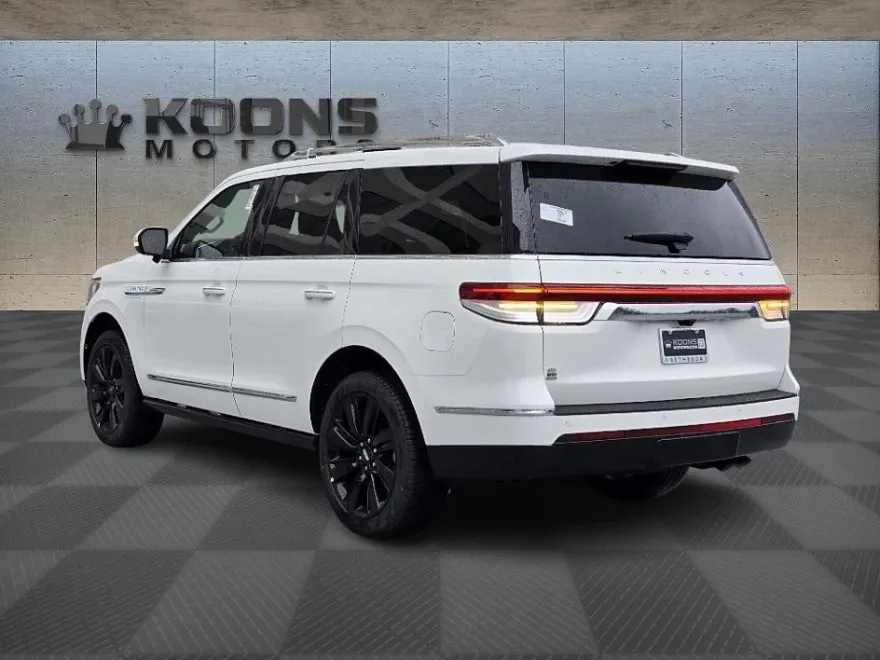 2024 Lincoln Navigator Reserve photo 3