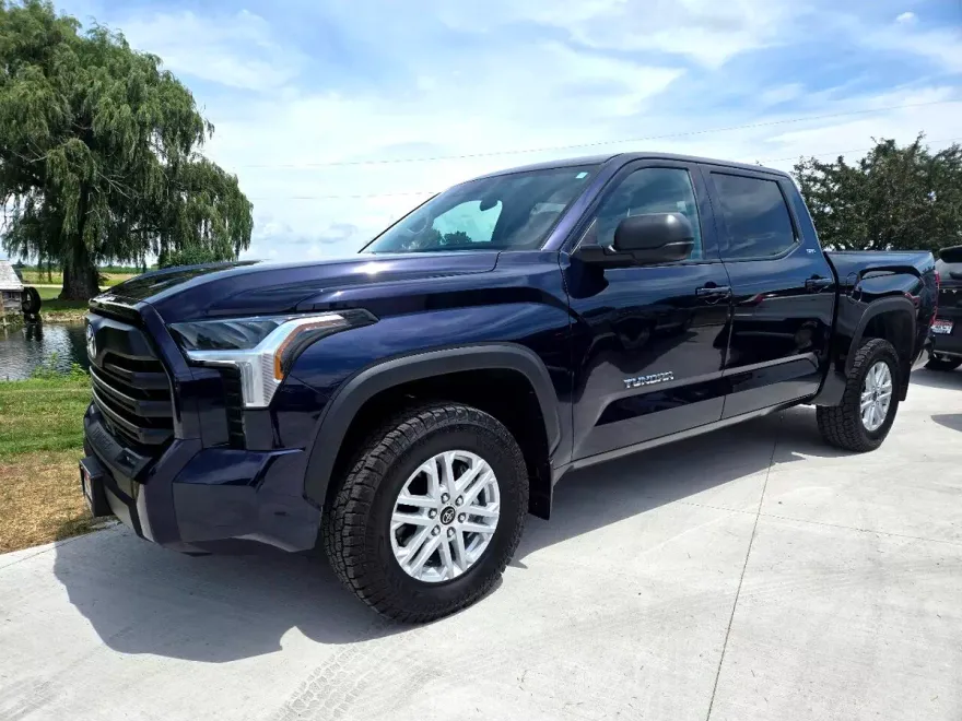 2024 Toyota Tundra SR5 CrewMax photo 1