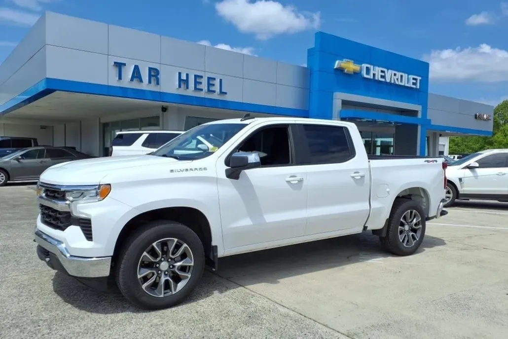2023 Chevrolet Silverado 1500 LT photo 1