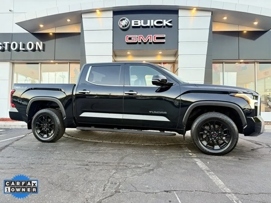 2022 Toyota Tundra Limited photo 1