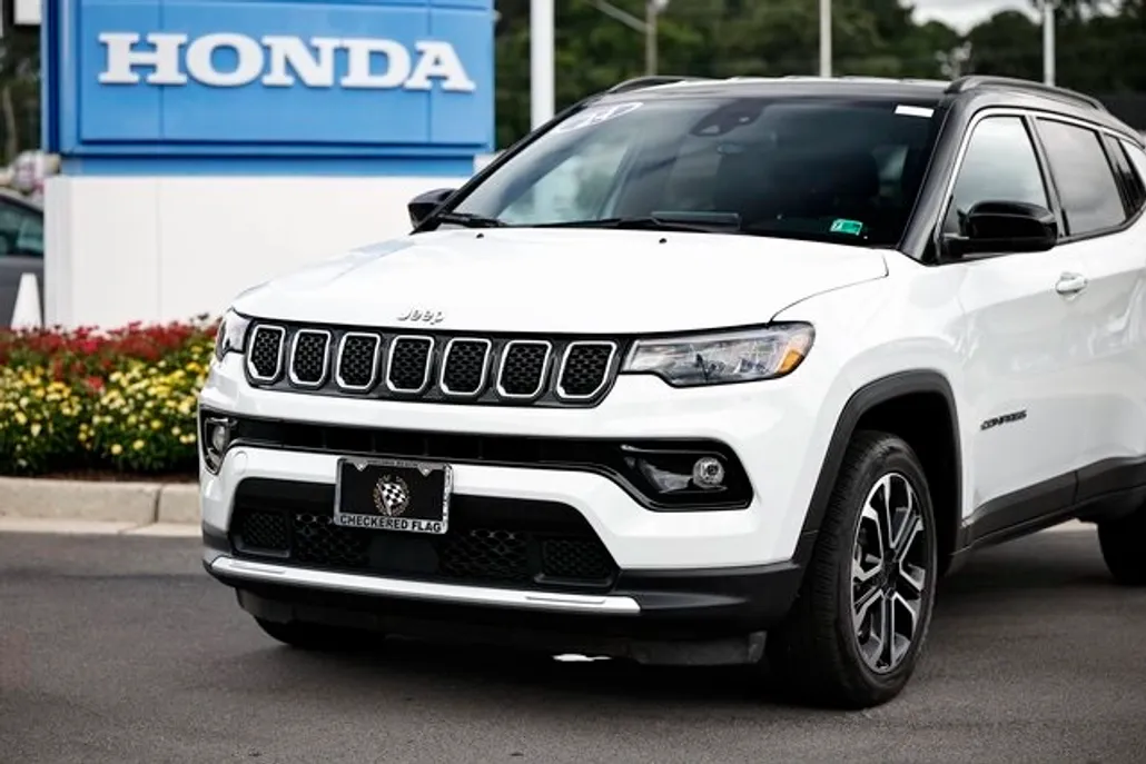 2024 Jeep Compass Limited photo 1