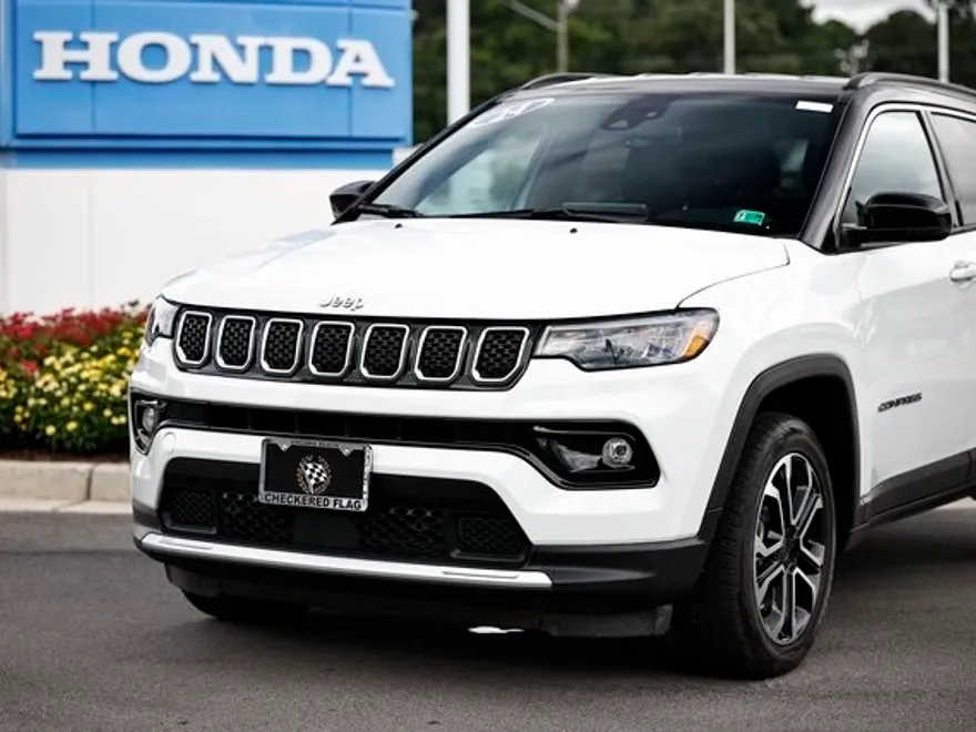 2024 Jeep Compass Limited photo 1