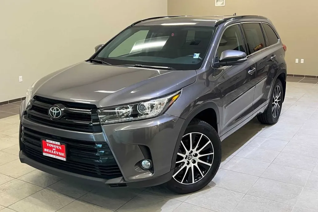 2017 Toyota Highlander SE photo 1