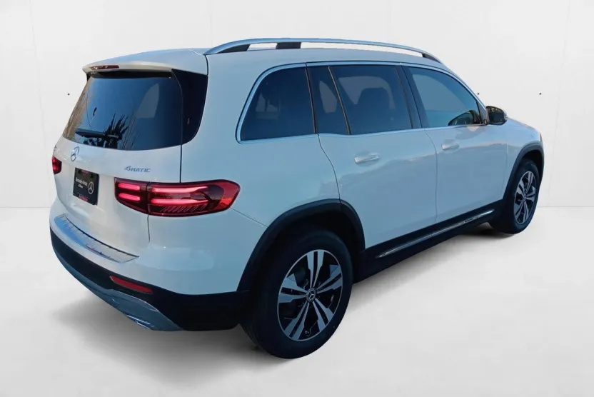 2025 Mercedes Benz GLB 250 4MATIC photo 1