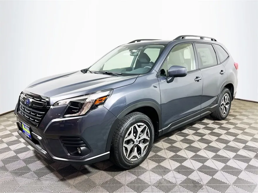 2024 Subaru Forester Premium photo 1