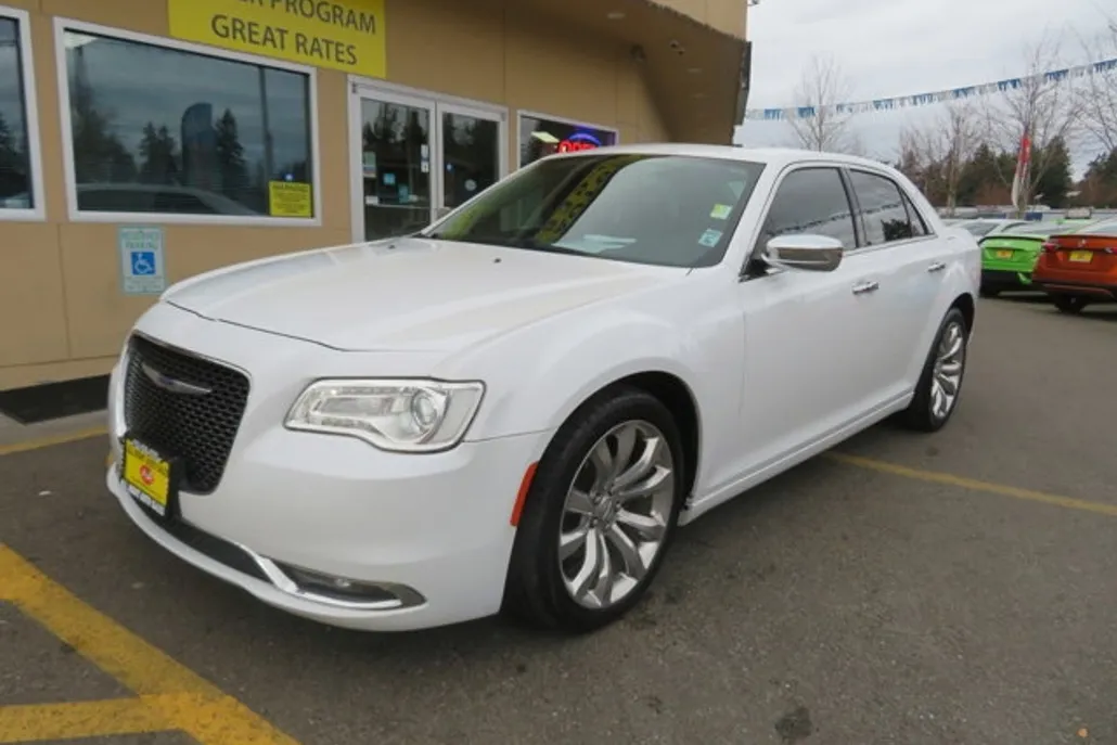 2019 Chrysler 300 Limited photo 1
