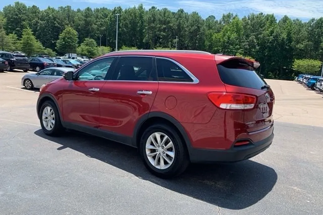 2017 Kia Sorento LX photo 1