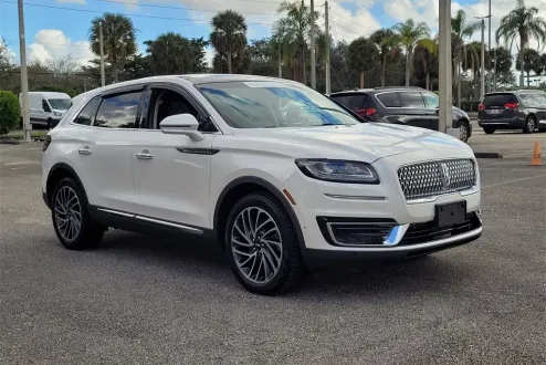 2019 Lincoln Nautilus Reserve photo 2